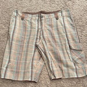 Women’s Aventura Plaid Cargo Shorts - Khaki, Blue & White. Size 6